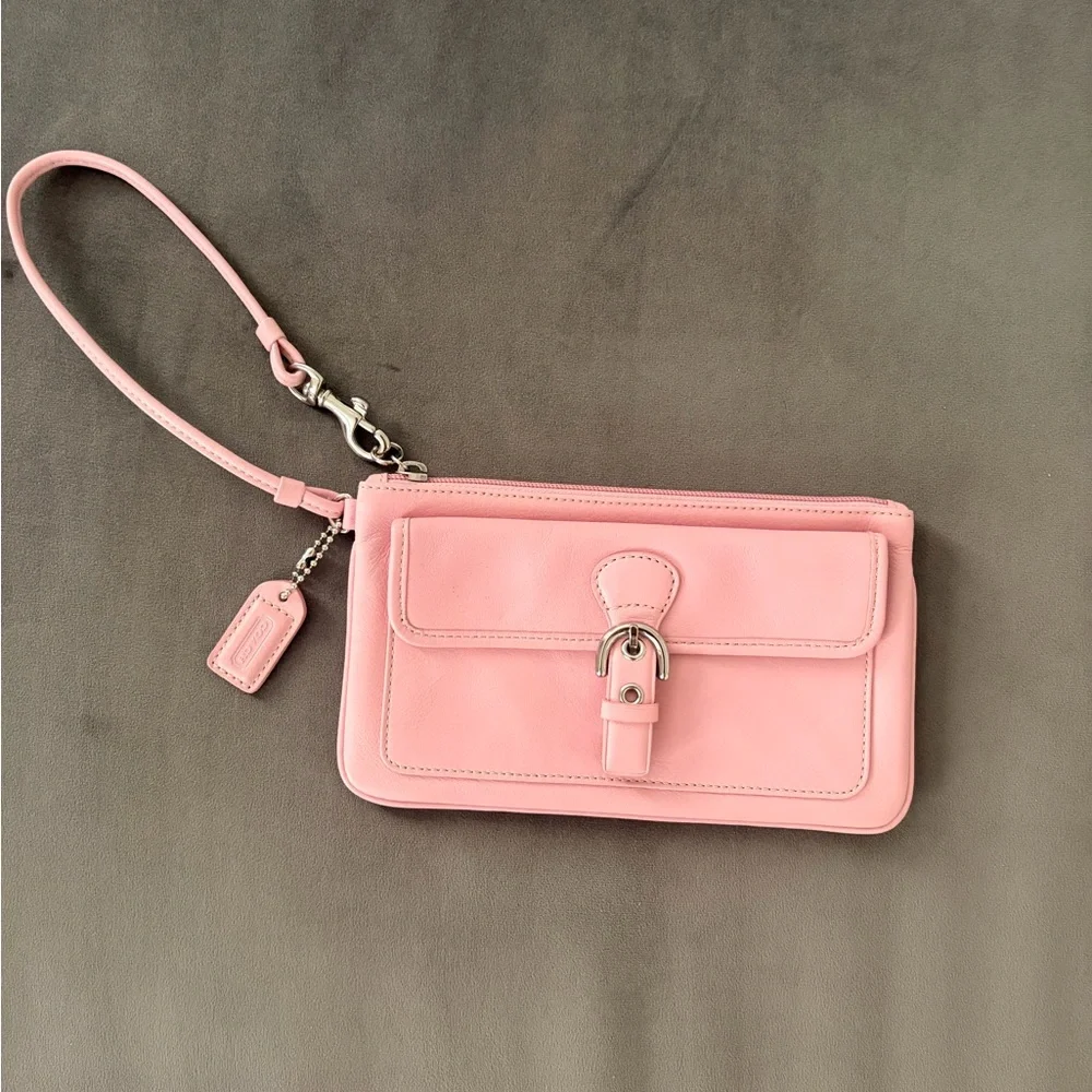 Vintage Coach 🩷 Pink Leather Wristlet Clutch with Front Buckle - Picture 1 of 3